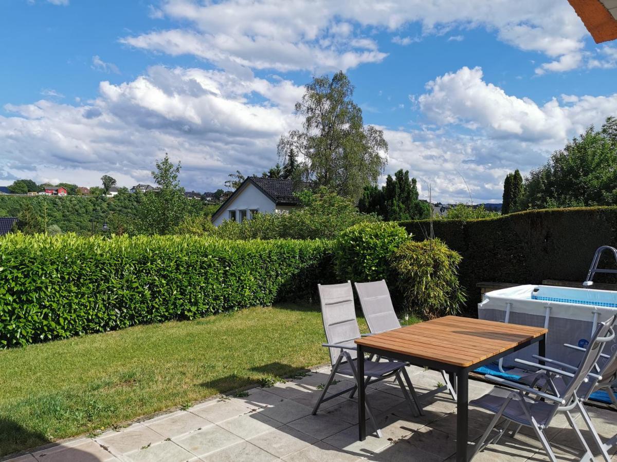 Gemuetliche 90 Qm Wohnung In Saarburg, Zentral Gelegen, Garten Mit Aussicht, Separater Eingang Exterior photo
